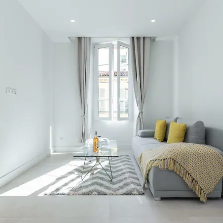 Paradis 1 - Modern & High Class *
