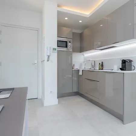 Paradis 1 - Modern & High Class *